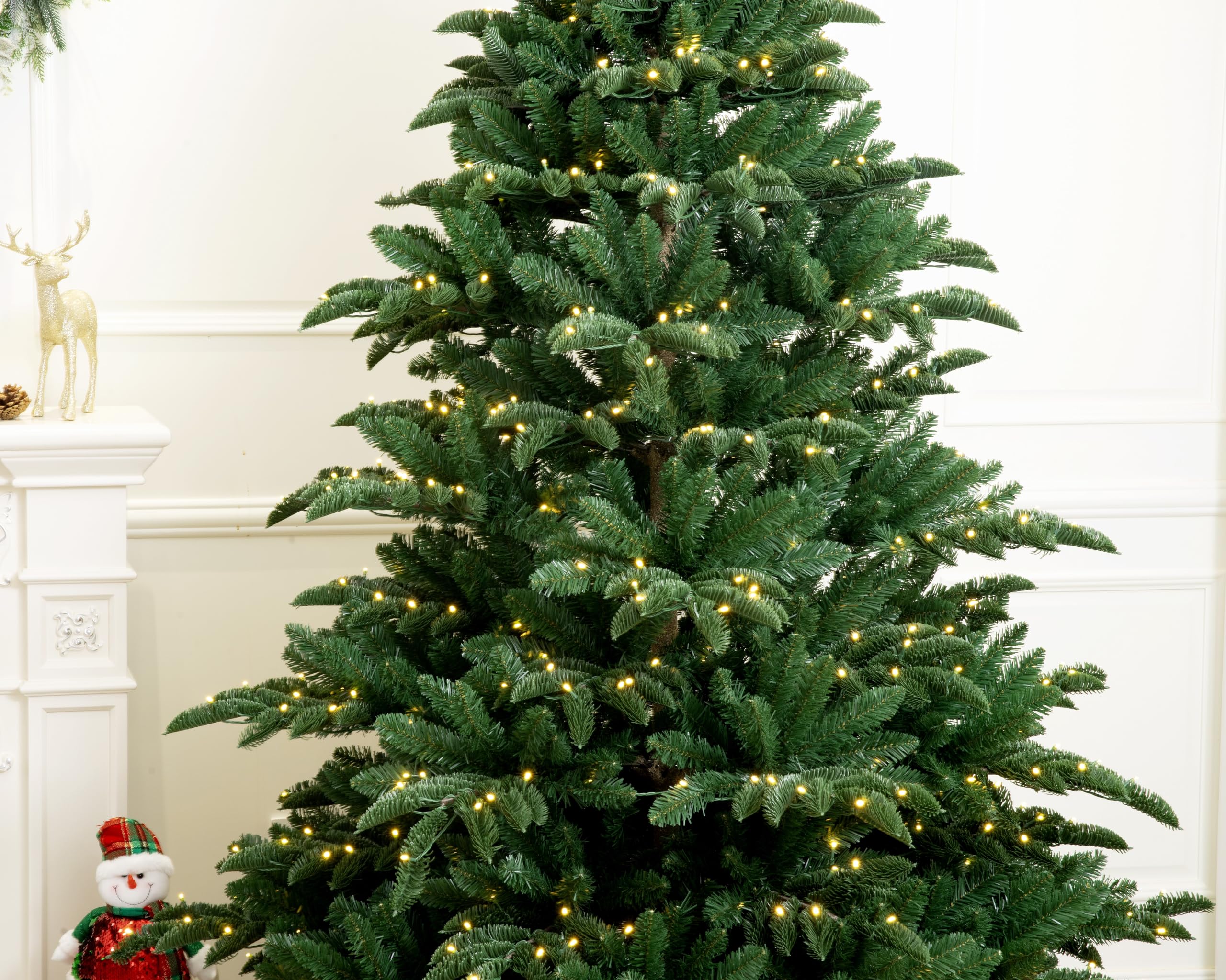 Appalachian Mountain Fraser Fir Artificial Christmas Tree (7ft Prelit)