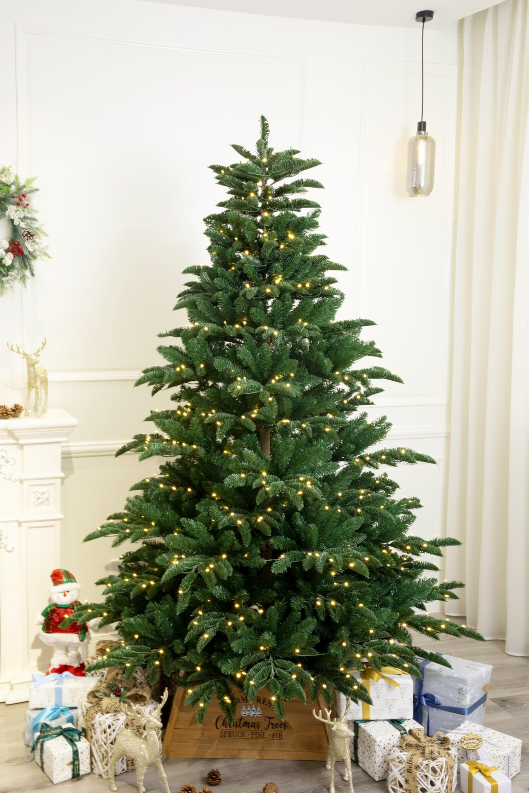 Appalachian Mountain Fraser Fir Artificial Christmas Tree (7ft Prelit)